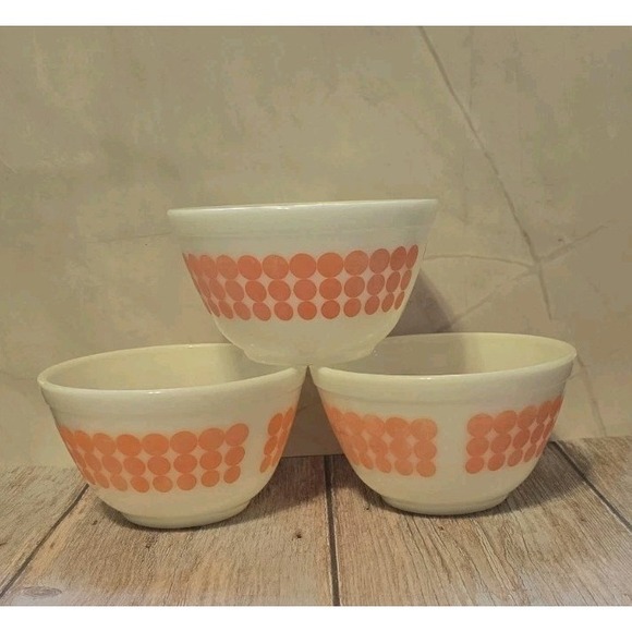 Pyrex Other - Pyrex Orange Polka Dot Bowls Set Of Three #401 Vintage Milk Glass 1.5 Quart